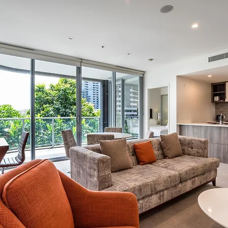 Modern 2 Bedroom Apartment With Parking South Brisbane Exterior photo