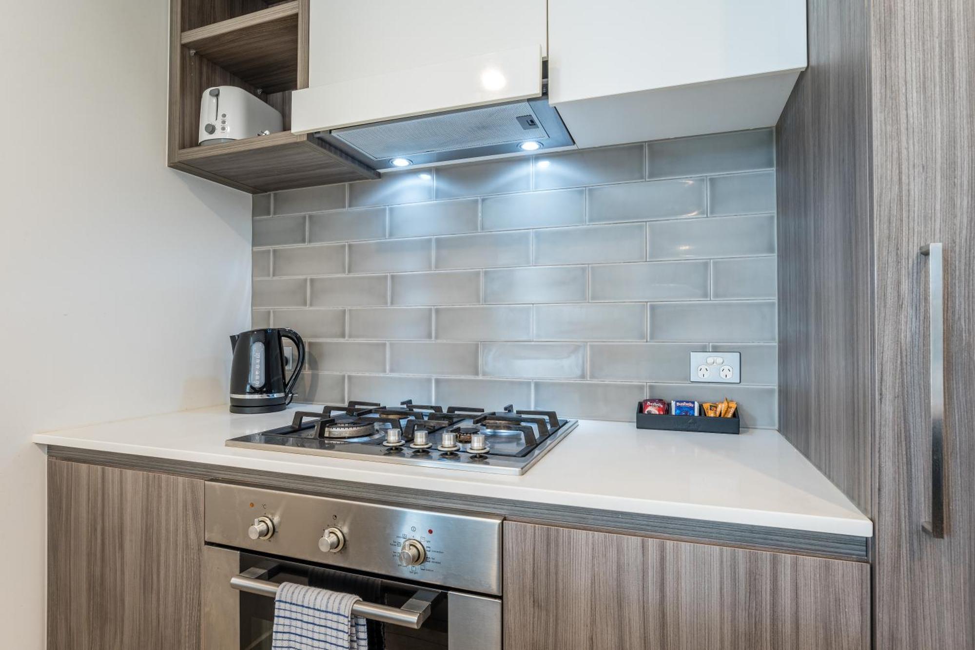 Modern 2 Bedroom With Parking South Apartment