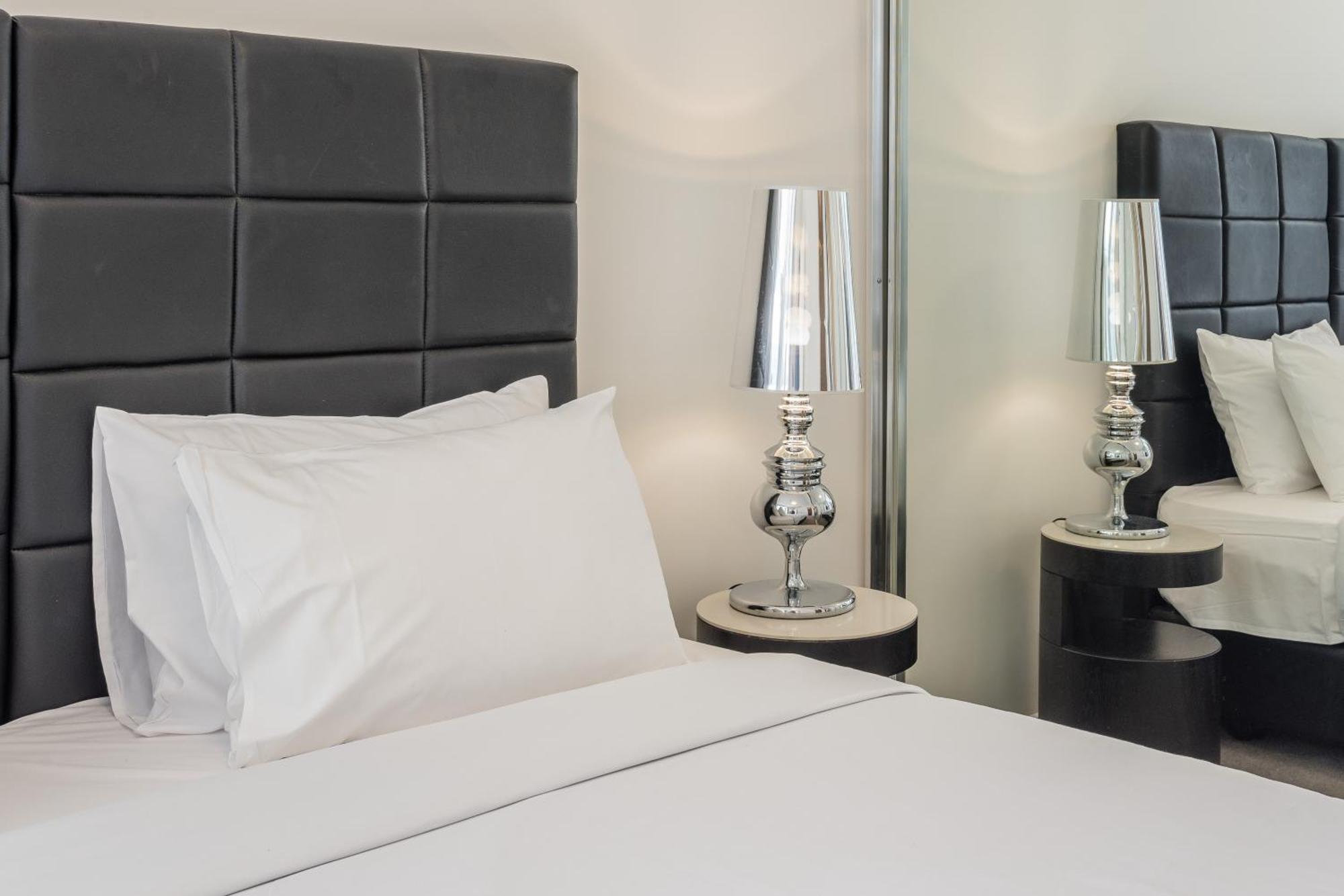 Modern 2 Bedroom With Parking South Brisbane